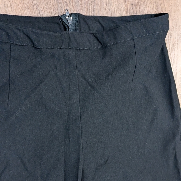 Bettie Page Black Cropped Pants - Picture 2 of 5